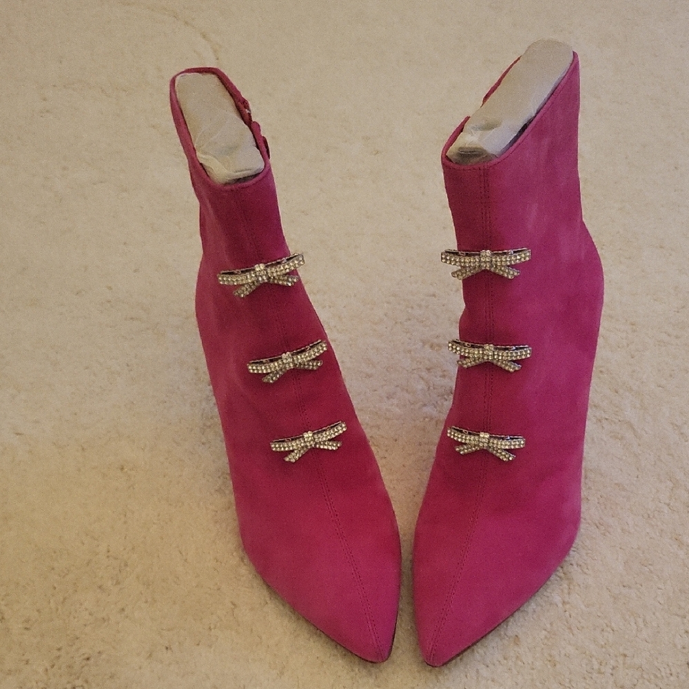 Gianni Bini Pink Suade Heel Boots Size 9